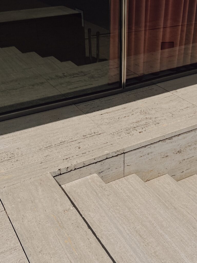 Barcelona Pavilion by Ludwig Mies van der Rohe photographed by ©Sarah Dorweiler | Minimalist architecture photography